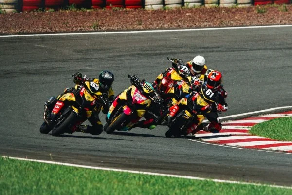 motorcycle racing corner
